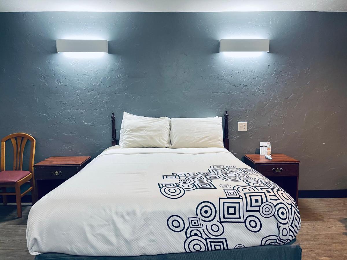 Century 21 Motel Las Cruces Kültér fotó