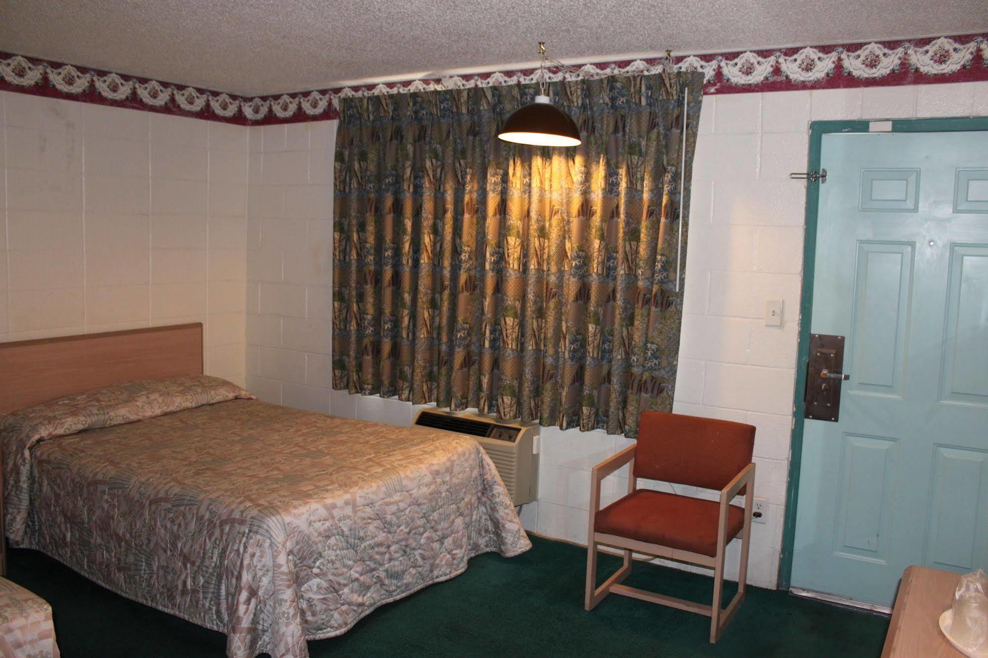Century 21 Motel Las Cruces Kültér fotó
